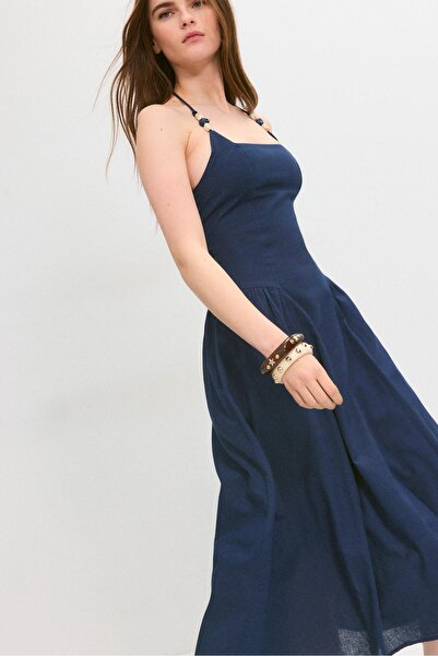 Stradivarius Halter yaka boncuk detaylı midi elbise