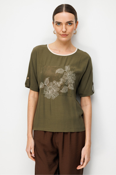 Desen Triko Women's Crew Neck Embroidered Front Combed Cotton Blouse Khaki