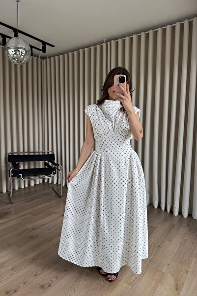 Sue Store Rochie maxi albă și neagră, cu detaliu de legătură la spate, cu bul...