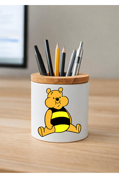 Eylül Design حامل أقلام سيراميك ويني ذا بوه مطبوع مع تفاصيل خشبية لسطح المكتب