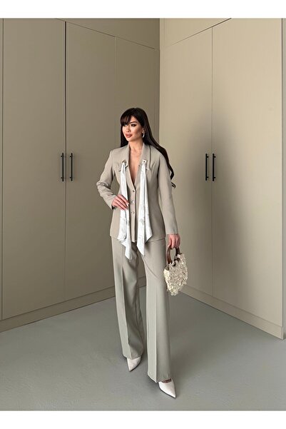 LOVELF Fular Detay Gold Düğmeli Bol Paça Takım Çağla