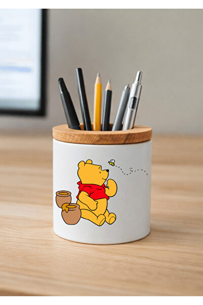 Eylül Design حامل أقلام سيراميك ويني ذا بوه مطبوع مع تفاصيل خشبية لسطح المكتب