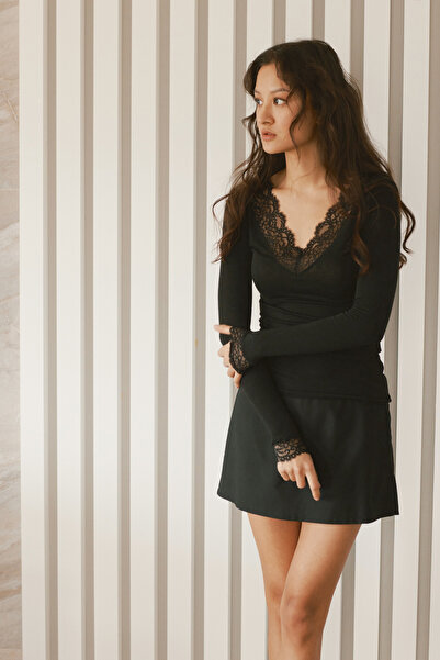 Nisan Δαντέλα ΛΕΠΤΟΜΕΡΕΣ ΜΠΛΟΥΖΑΚΙΑ ΜΕ ΛΑΙΜΟΚΟΨΗ V