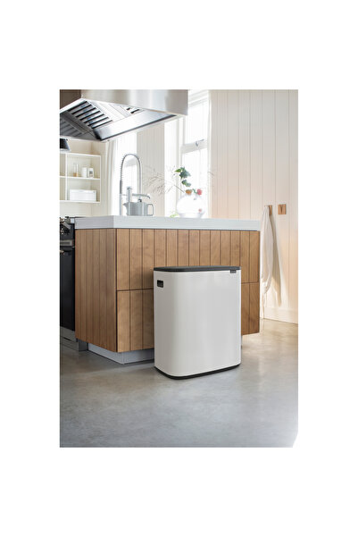 Brabantia BO WHITE DOKUNMATİK ÇÖP KUTUSU 60L
