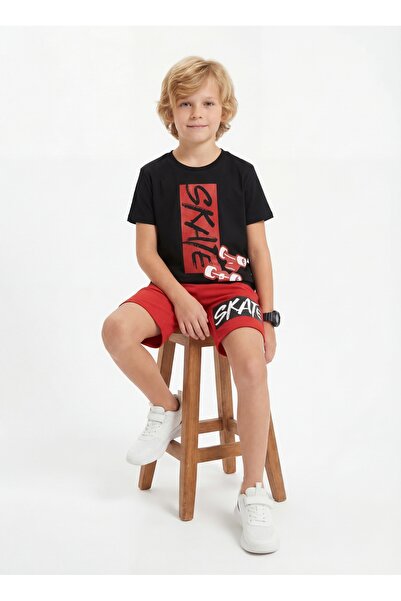 FYK KİDS طقم صيفي للأولاد بطباعة سكيت وياقة مستديرة مع تفاصيل مطبوعة