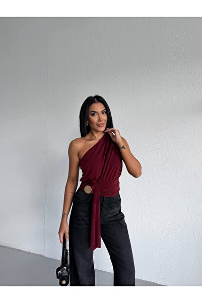 SİROZZİ Kadın Tek Omuz Drapeli Bluz Tokalı Detaylı Sandy Kumaş Şık Üst
