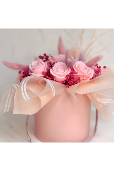 ola candles Vanilla-scented wax rose in a decorative gift box