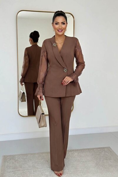 Moda Amore Costum blazer cu mâneci Guipure cu două rânduri de nasturi - 1. Ma...