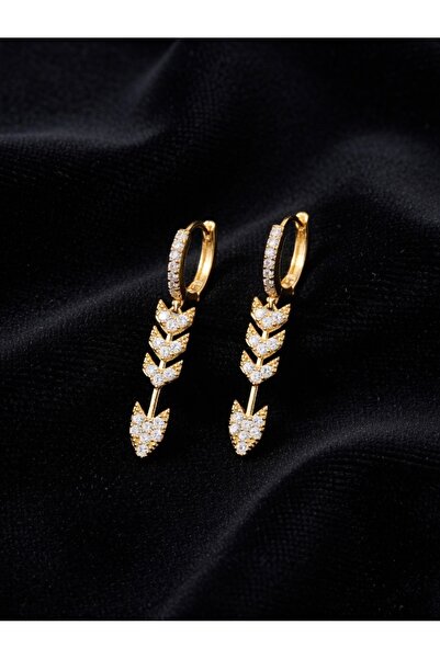 Gold Çelik Ok Figürlü Sallantılı Küpe - Kararmaz Zirkon Taşlı Modern Tasarım Küpe