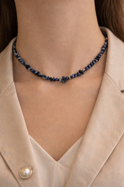 ZENAURA قلادة من حجر اللازولي الطبيعي المكسور - قلادة نسائية من الحجر الطبيعي...