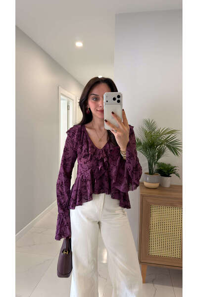 BİRCANÇİL ZR Fery Мърдум – блуза с детайли и волани