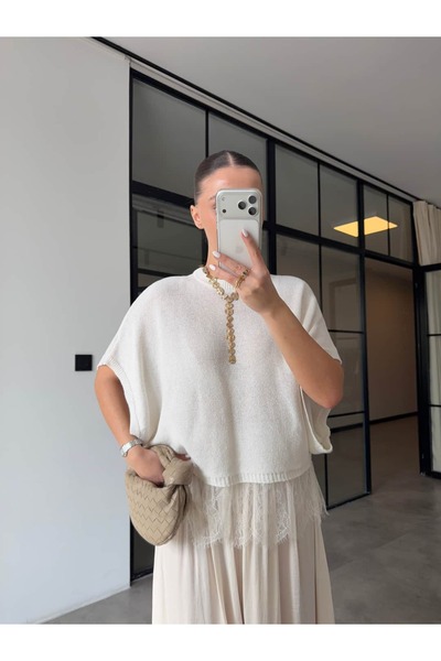 BB Bensu Buyruk Блуза от трико с дантелени ръкави в цвят екрю