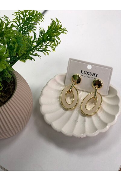 Gold Detaylı Krem Mine İşlemeli Sallantılı Oval Küpe