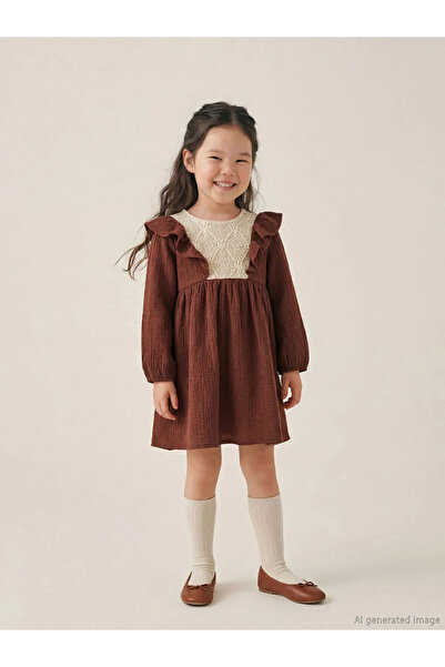 LC Waikiki LCW Kids Kahverengi Fırfırlı Nakışlı Kız Bebek Müslin Elbise