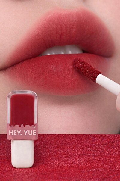 Dragon أحمر شفاه مخملي غير لامع - مصبوغ بكثافة، يدوم طويلاً