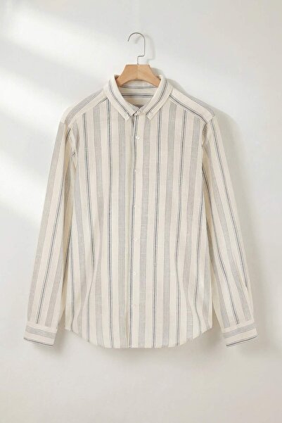 Trendyol Collection Weißes, regulär geschnittenes Herrenhemd aus atmungsaktiv...