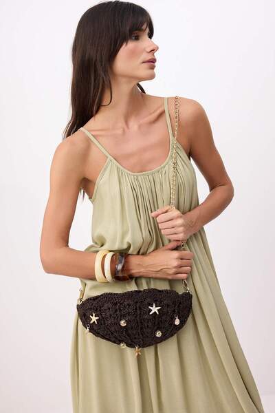 TRENDYOL SHOES Dunkelbraune Mini-Umhängetasche aus Stroh für Damen TAKSS26OC0...