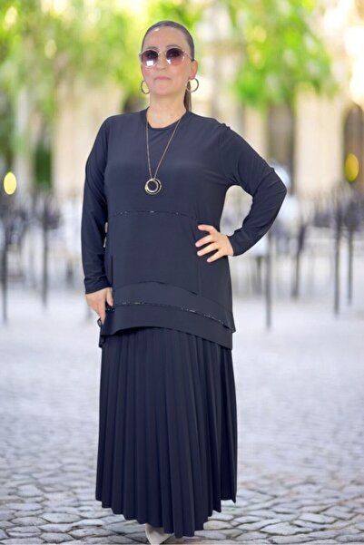 yagmurberen تنورة مطوية بحزام مطاطي عند الخصر، بلوزة بتفاصيل من الشيفون بياقة...