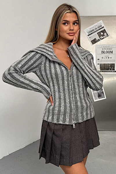 KECHİ WOMAN ملابس تريكو مخططة بياقة مادونا وسحاب مزدوج