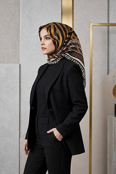 Trend Parla Zebra Desenli Zincir Ve Geometrik Detaylı Sura İpek Eşarp
