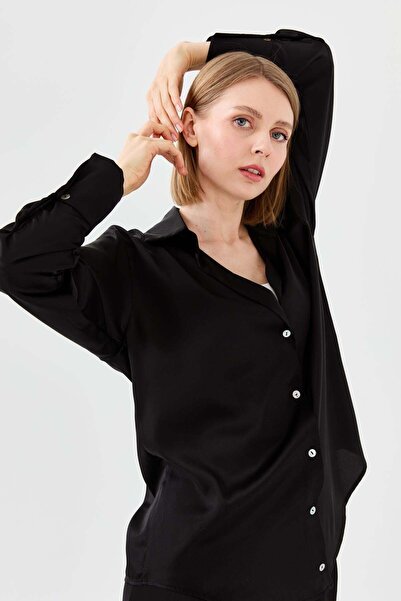 Desen Triko Ženska satenska košulja sa plaketom, crna