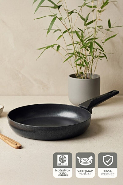 Kitchen Life Gigilli Cristel Titanium Pan 24 cm