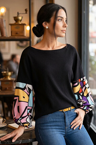 armonika Dámská volná halenka s černým rukávem ARM-20K001085