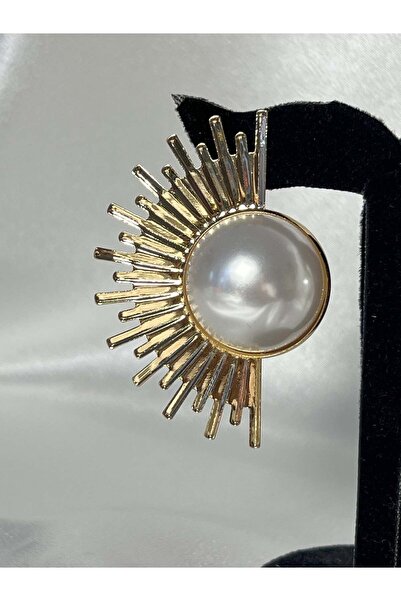 CEY ACCESSORY أقراط ذهبية مرصعة باللؤلؤ - ذهبية اللون