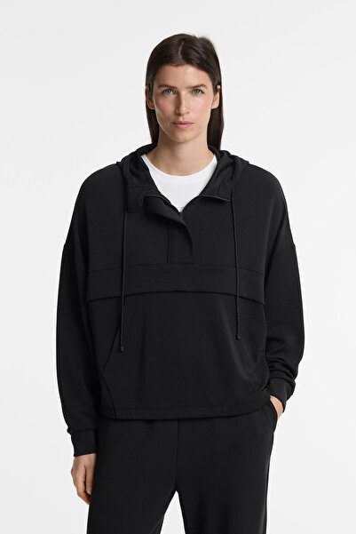 Oysho سويت شيرت ناعم الملمس مع مودال وسحاب