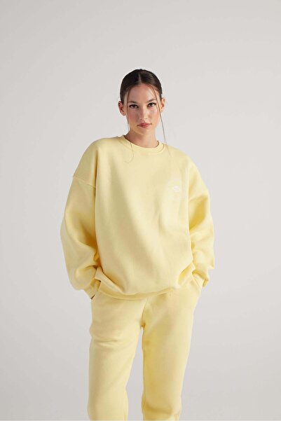 HOLLY LOLLY Jemné mikiny s dlouhým rukávem a výstřihem se 3 nitěmi žluté