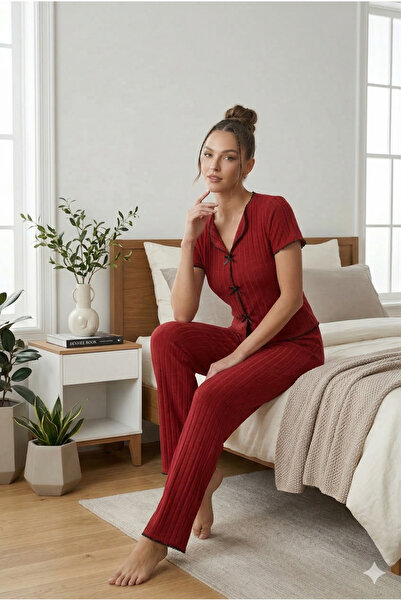 Biraltı Moda طقم بيجامة نسائي بأكمام قصيرة وتفاصيل خياطة سوداء