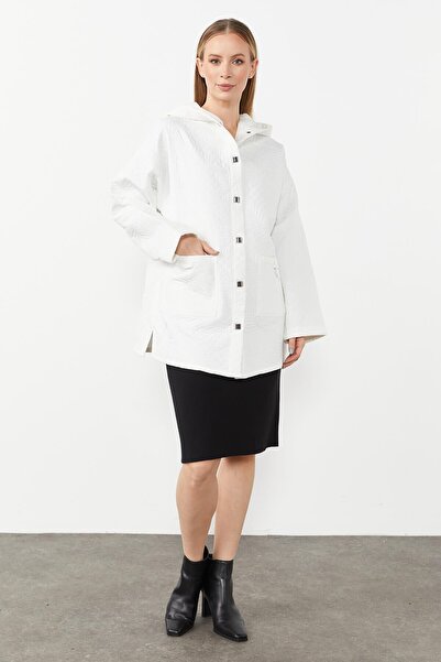 Butik Triko معطف نسائي من Mutlu Ertan مبطّن بغطاء رأس إكرو 30240