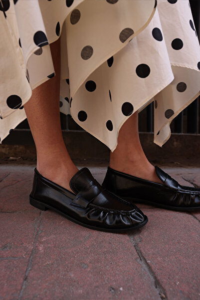 LUTVELIZADE Loafer 2517 - Κλασικό δερμάτινο loafer με οβάλ μύτη, μαύρο γυναικ...