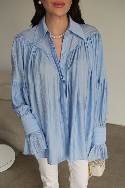 Askı Nişantaşı Блакитна сорочка з рюшами та деталями на рукавах