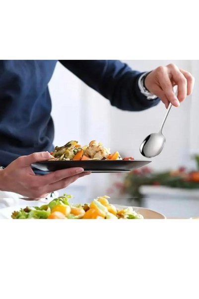 Keskon 20 cm Metal Serving Spatula (1 Piece) – Durable and Practical Tool for Serving Pastries, Cakes, and Desserts