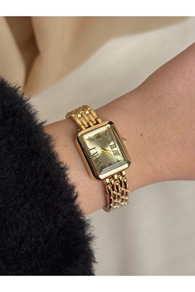 D&Z ACCESSORİES ساعة يد نسائية ذات هيكل مستطيل ذهبي اللون بمظهر عتيق |   أناق...