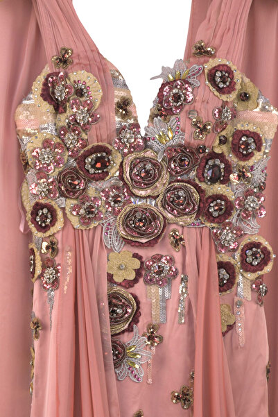 Stylein فستان مزين من بتال ميوز