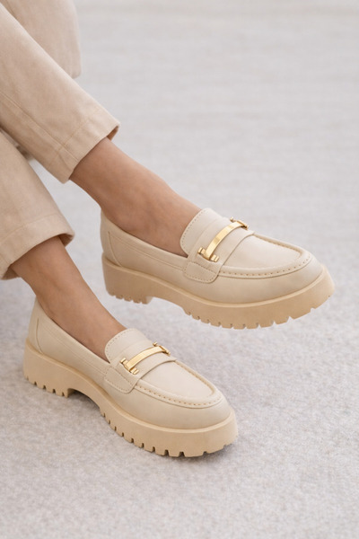 defile ayakkabi Women's Gold Detailed Cream Loafers