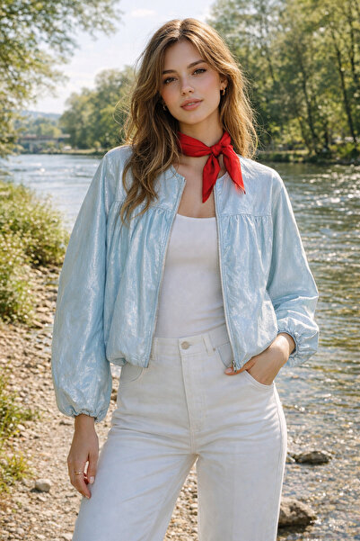 Lilly سترة زرقاء فاتحة بسحّاب