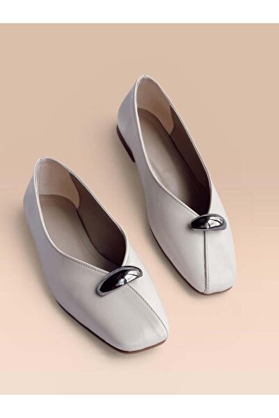Nil Shoes نوييا إكرو بإبزيم حذاء مسطح