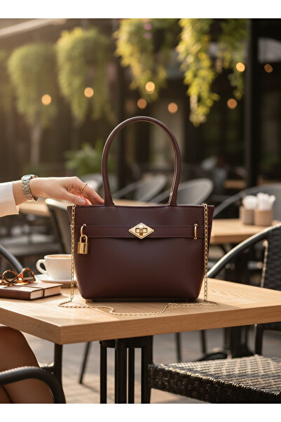 ROYAL LADYS حذاء نسائي حقيبة كتف تفاصيل سلسلة - مبطن، إغلاق بزر كبس قطع، كاجو...