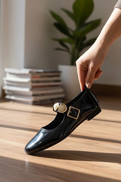 enoch ميدالية ذهبية عتيقة للنساء مع إكسسوارات ماري جين حذاء مسطح