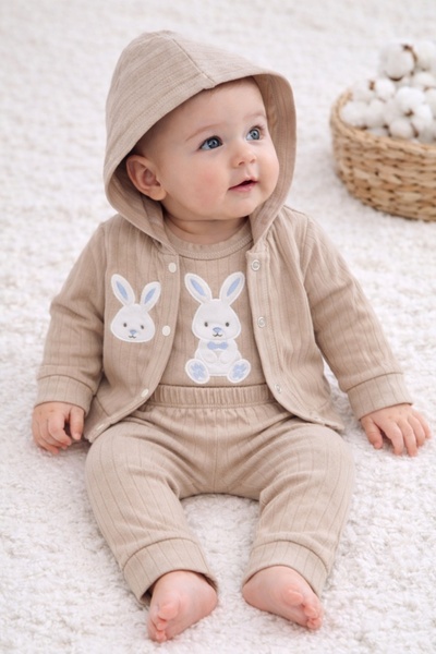 Pure Boutique Set bebe baieti 3 piese crem cu iepuras body pantaloni si hanor...