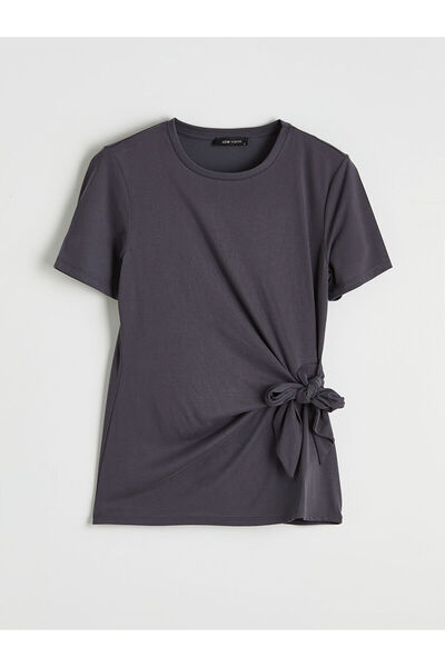 LC Waikiki Özmarka Νέα Σεζόν Μπλούζα με λαιμόκοψη ποδηλάτου και λεπτομέρεια μ...