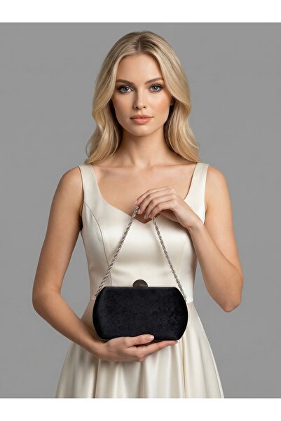 Biçanta Culoare neagră, importată, de lux, K catifea, cu lanț metalic, S cu c...