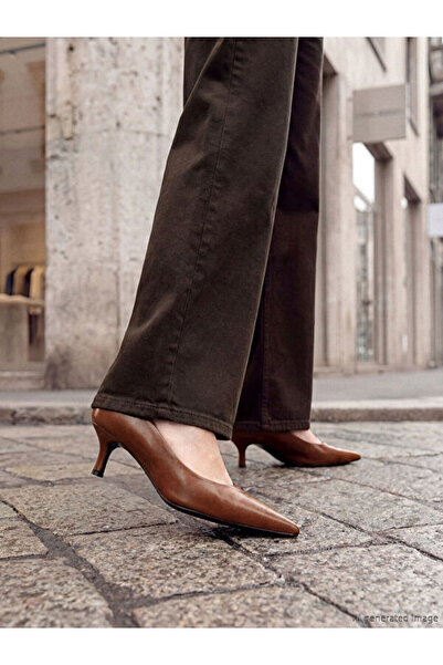 LC Waikiki Rmz Gi̇yi̇m Farkiyla Pointed Toe Women's Heeled Shoes