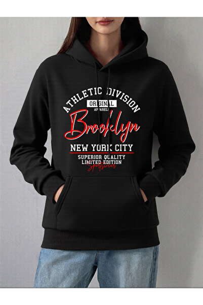 NOISSEY تي شيرت رياضي من Athletic Division Brooklyn Prints بغطاء رأس Essentia...