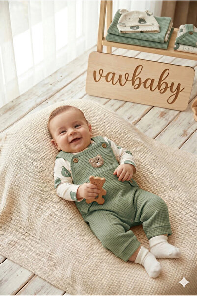 VaVbaby طقم سالوبيت للأطفال محبوك بنقشة الوافل مع شكل دمية دب أخضر (هدية جوارب)