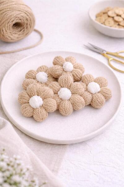 NecloveCraft Knitted Daisy Motif Flowers - 10 Pieces
