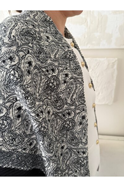 Junsui Black, White Patterned Shawl